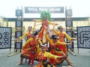 gambar-tari-seblang-jawa-tengah